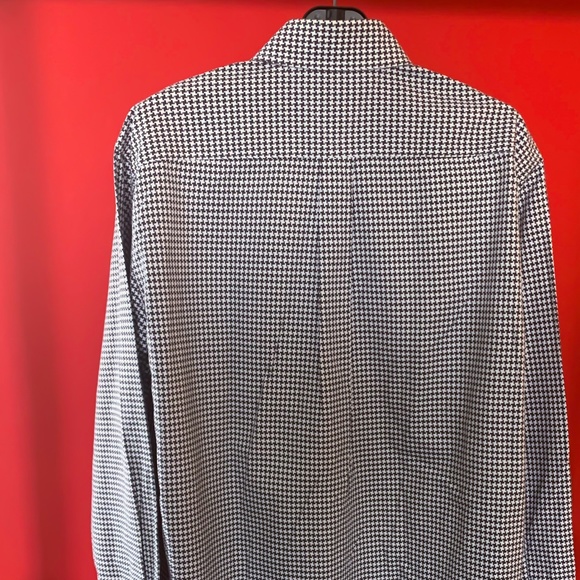 Casual Shirt (Untuck) - Picture 2 of 2